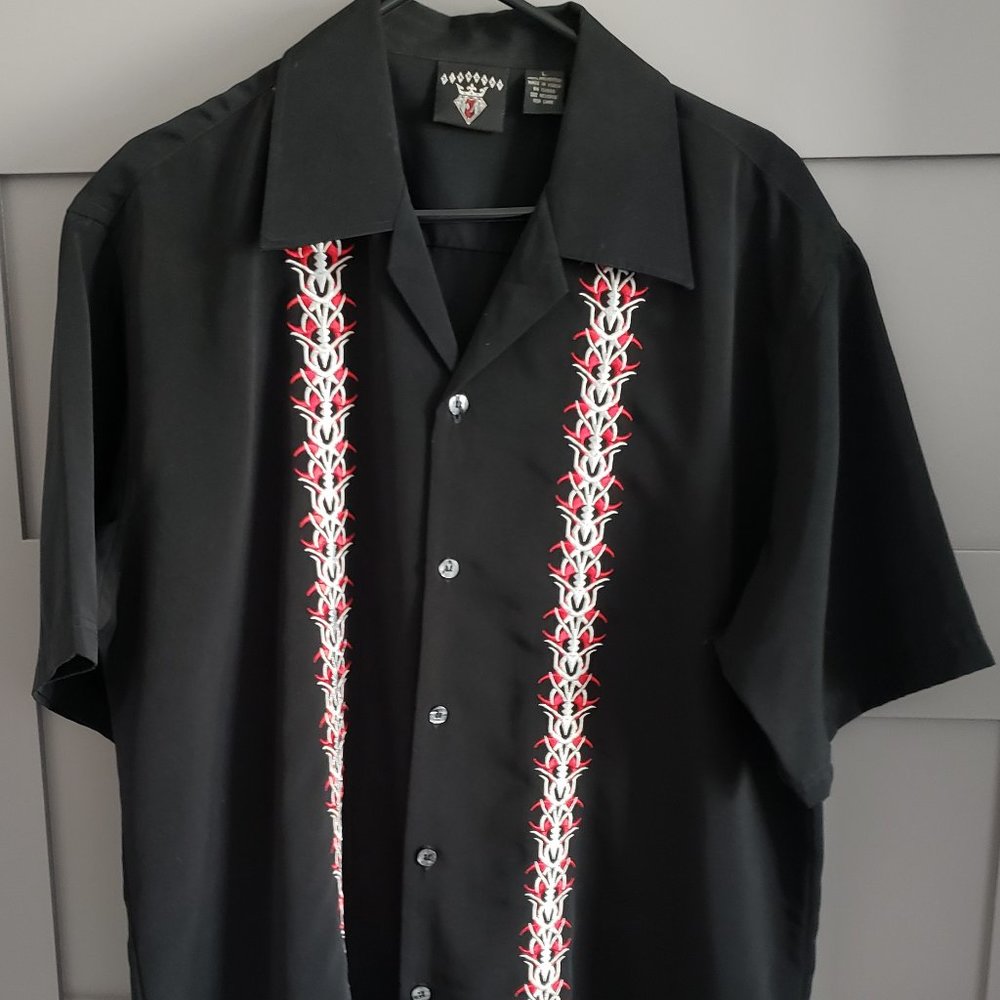 DIAMONDS Tribal Design Short Sleeve Button Down